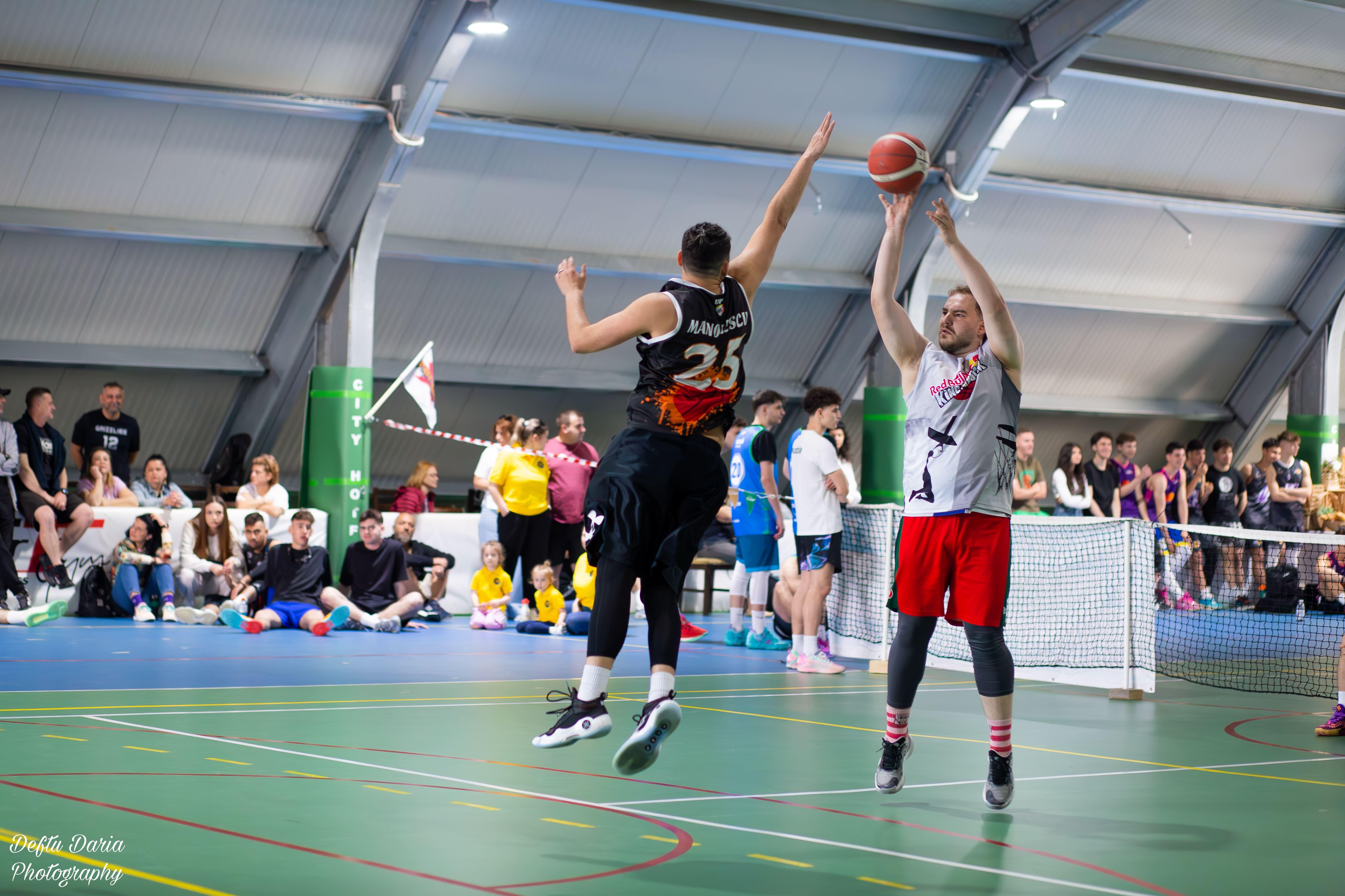 Jucător de baschet în acțiune